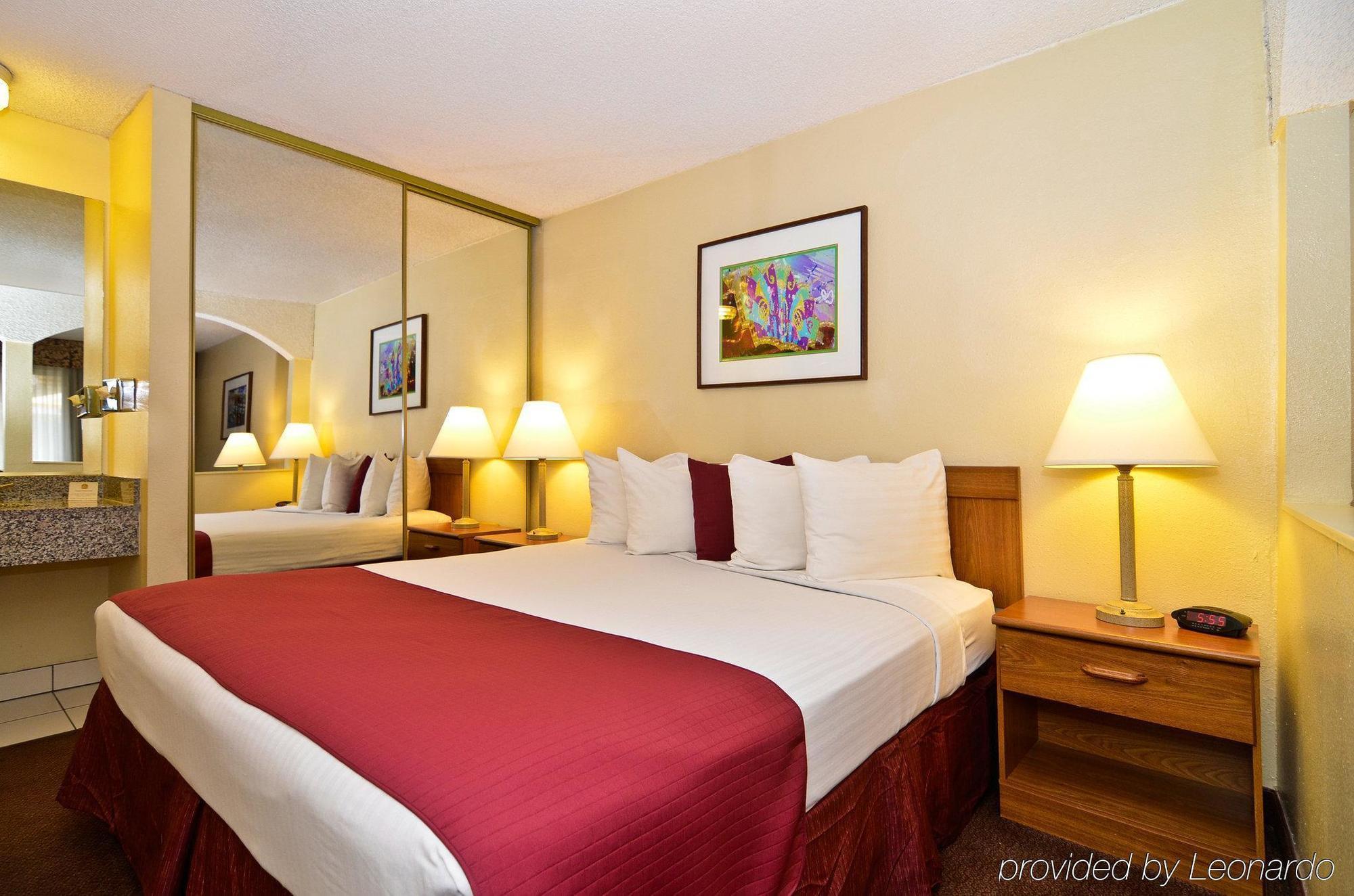 Mardi Gras Hotel & Casino Las Vegas Room photo